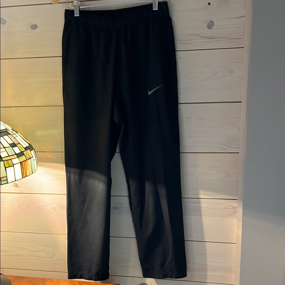Nike ladies size Medium Dri-Fit Pant